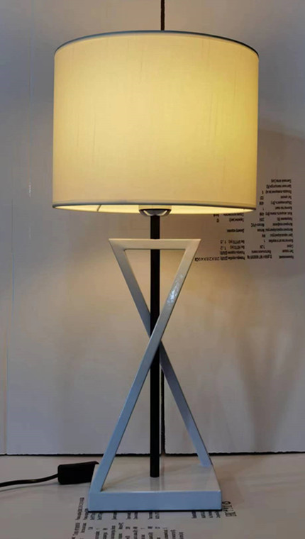 Настольная лампа TL9900-1 WT 000059598