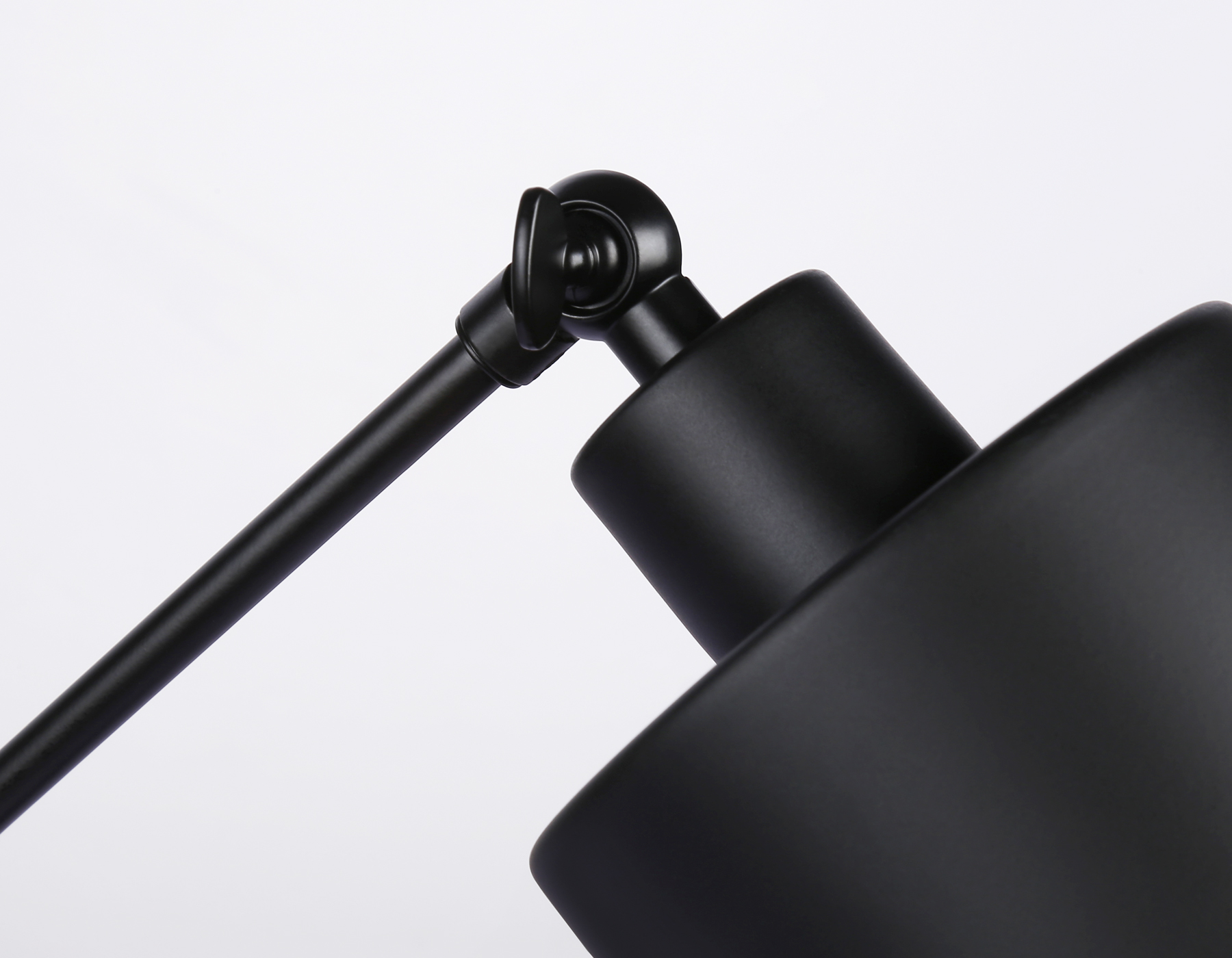 TR8153 BK черный E27 max 40W