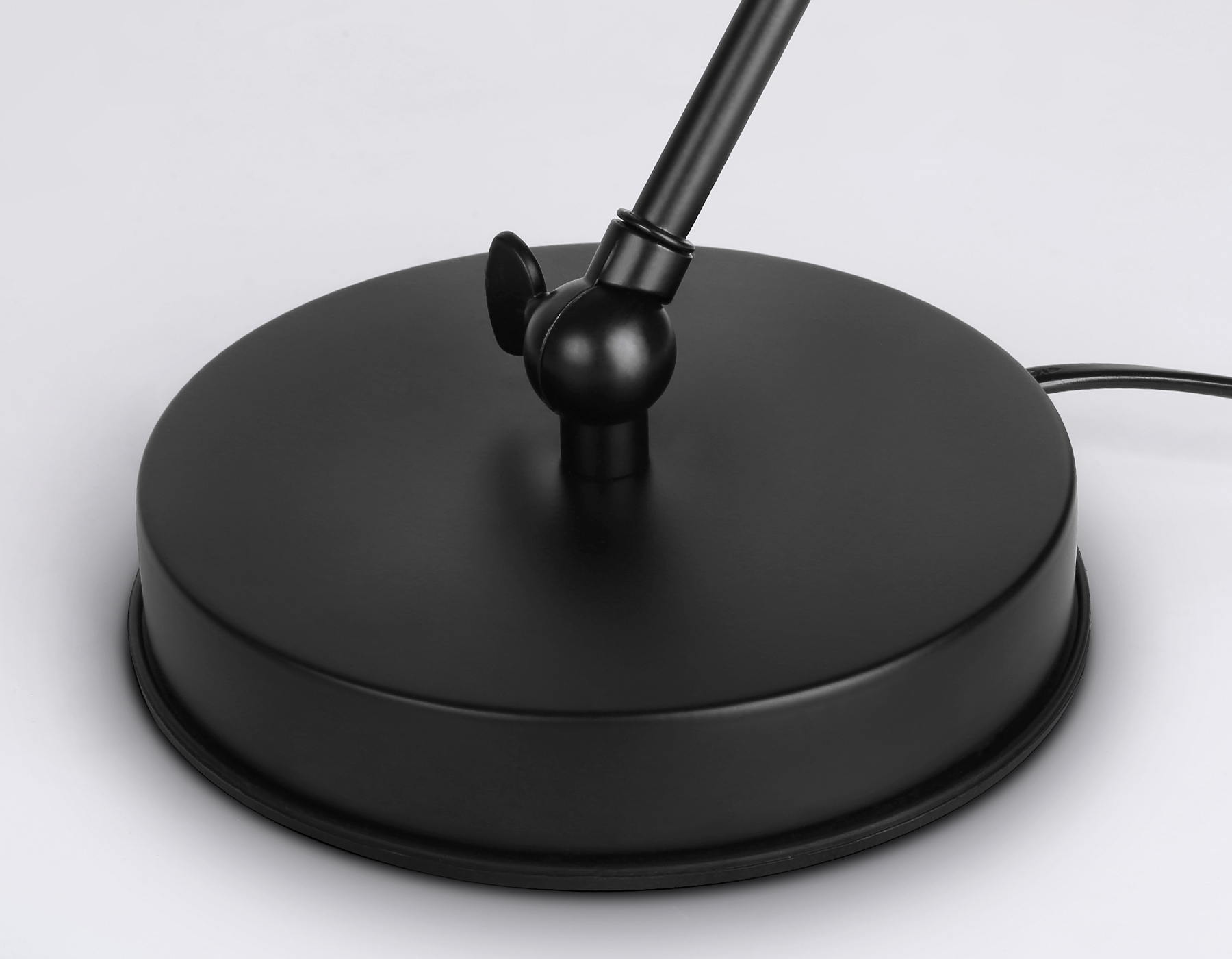 TR8153 BK черный E27 max 40W