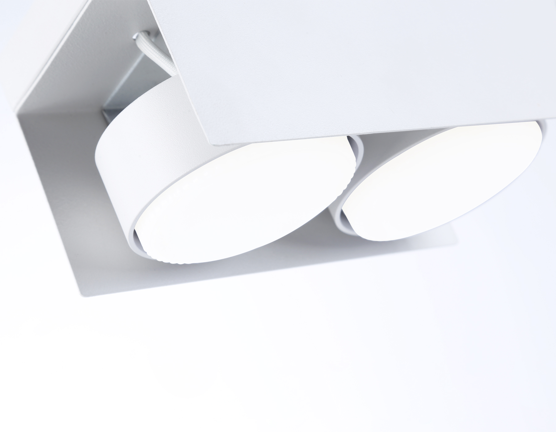 TN70857/2 SWH белый песок GX53/2 172*92*1090