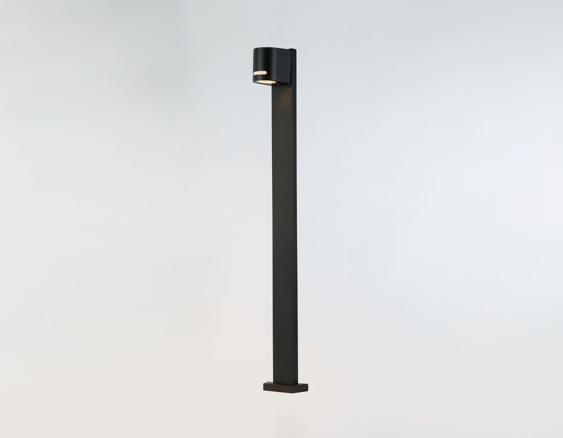 ST3754 BK черный IP54 GU10 max 35W 136*105*800