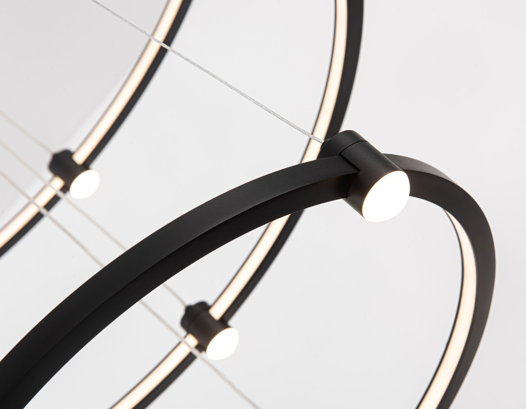 FL5514/3+9 BK черный 90W 3000K/4200K/6400K D800/600/400*1300 (без ПДУ)