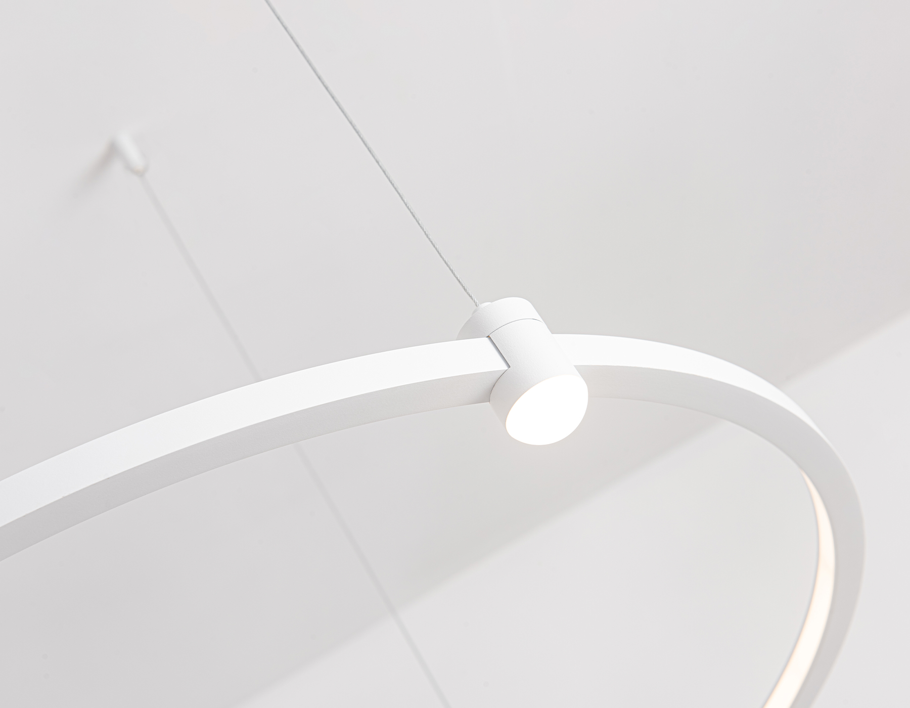 FL5521/2+6 WH белый 45W 3000K/4200K/6400K D600/400*1300 (без ПДУ)