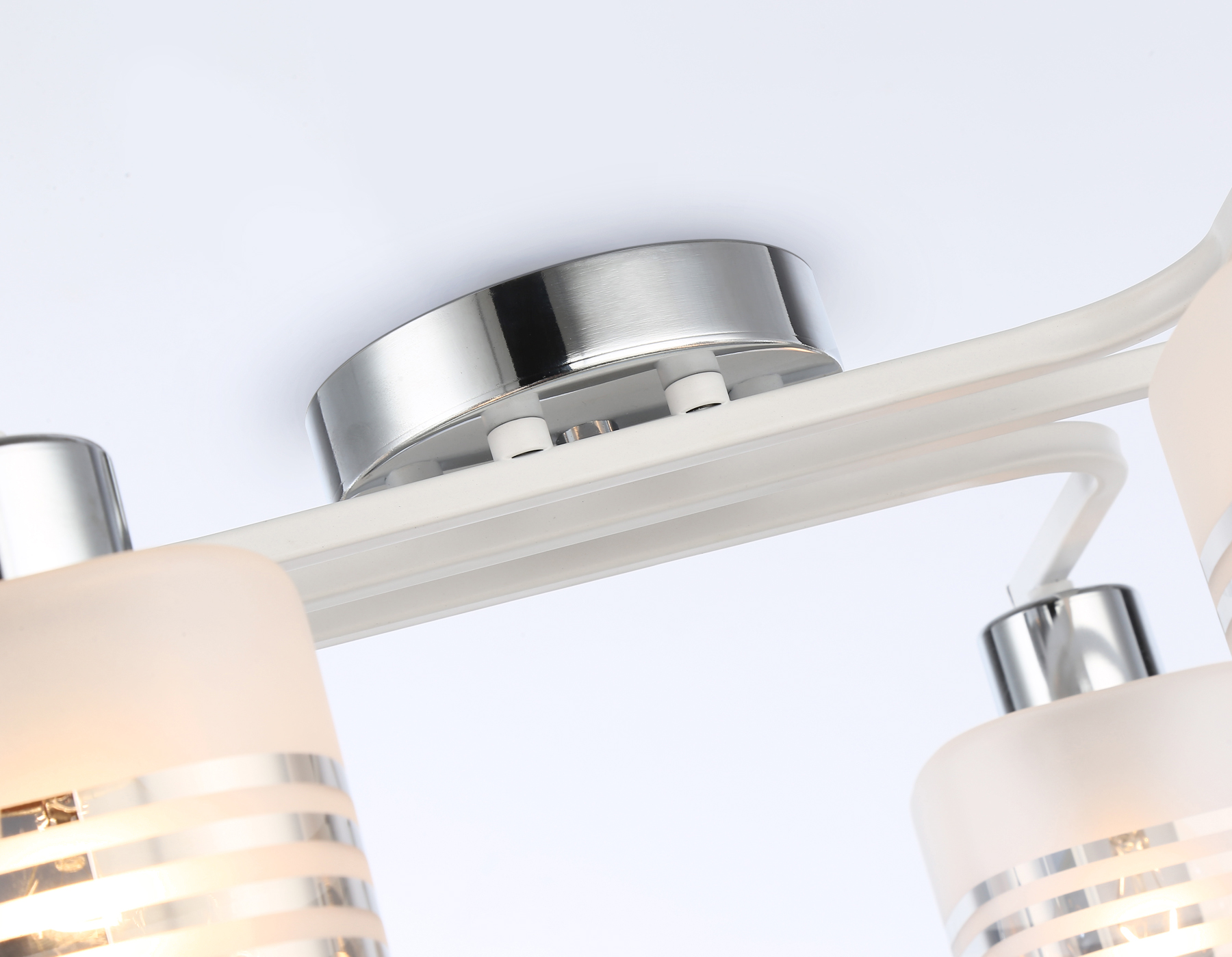 TR303207/6 WH/CH/SM/FR белый/хром/дымчатый/белый матовый E27*6 max 60W 710*400*200