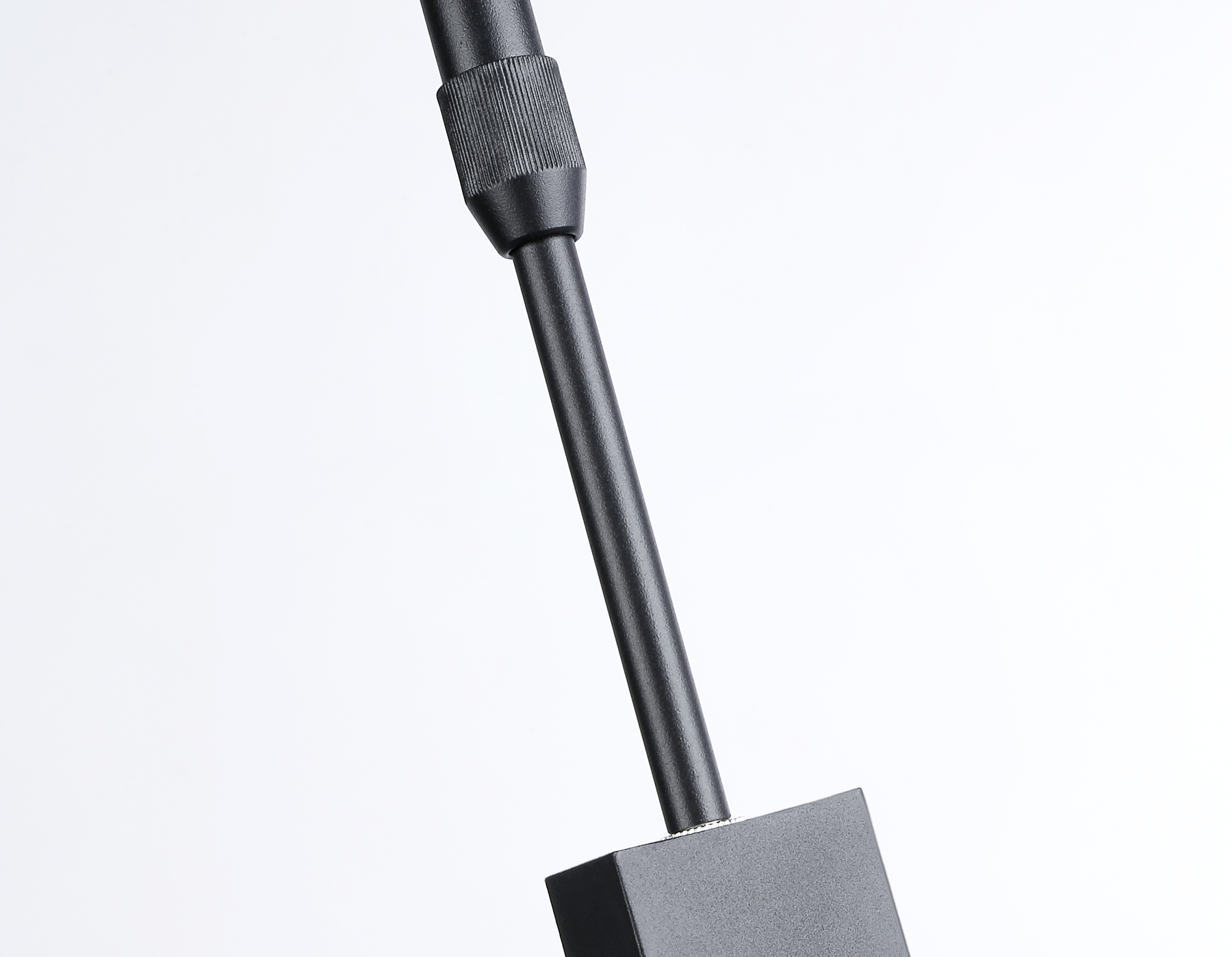 FA6667 BK черный 42W 3000K-6400K 640*30*900 (Без ПДУ)