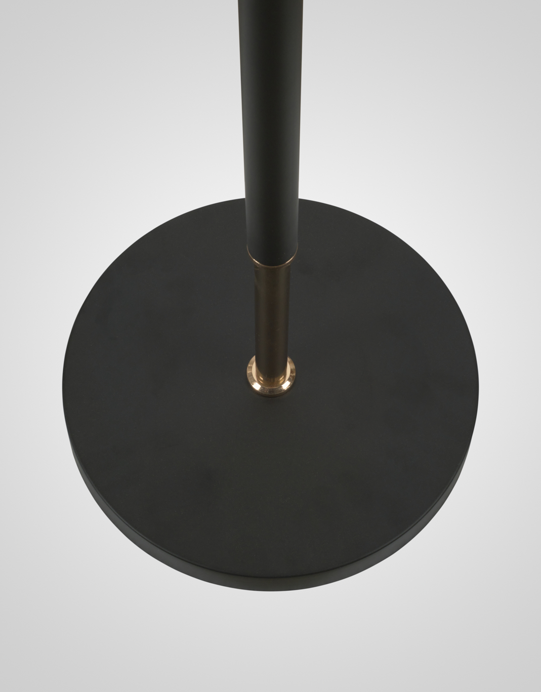 Торшер KL8211-1 BK+GD 000059461